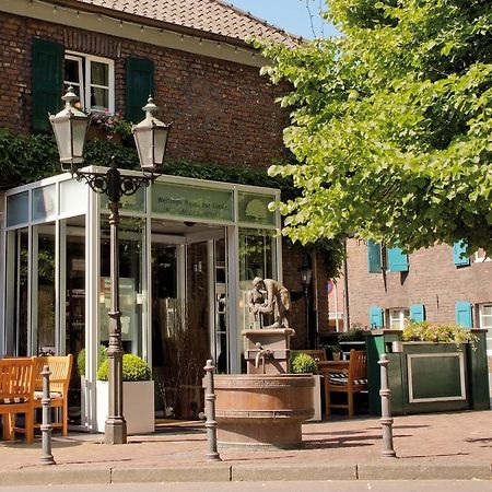 Wellings Romantik Hotel Zur Linde Moers Bagian luar foto