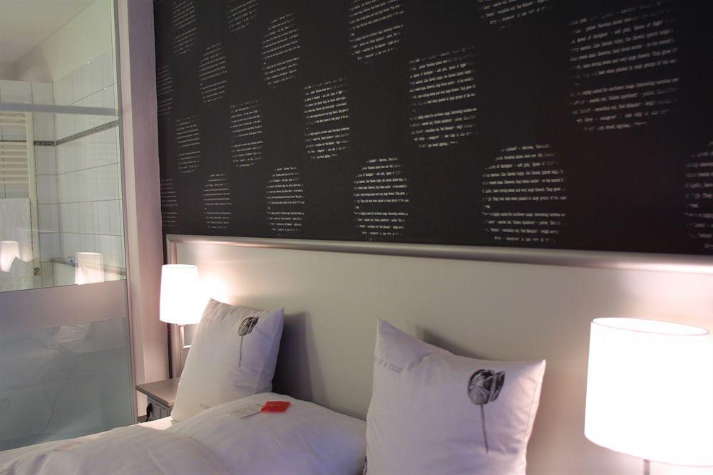 Wellings Romantik Hotel Zur Linde Moers Bagian luar foto