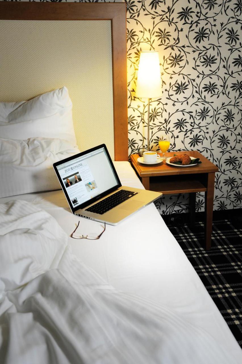 Wellings Romantik Hotel Zur Linde Moers Bagian luar foto