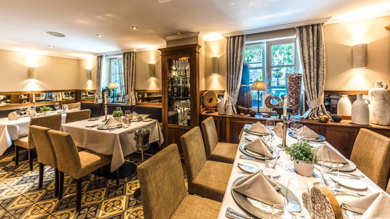Wellings Romantik Hotel Zur Linde Moers Bagian luar foto