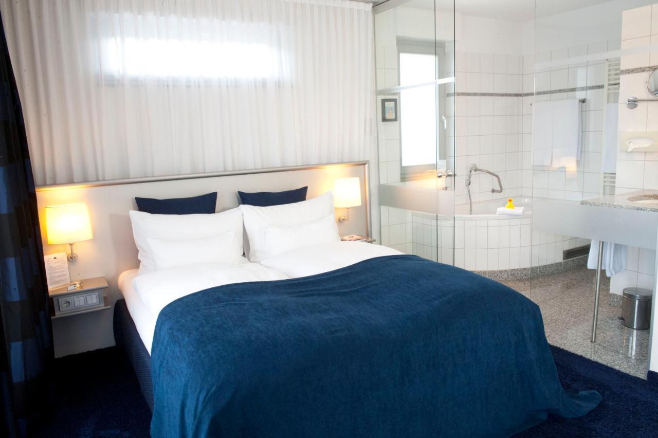 Wellings Romantik Hotel Zur Linde Moers Bagian luar foto